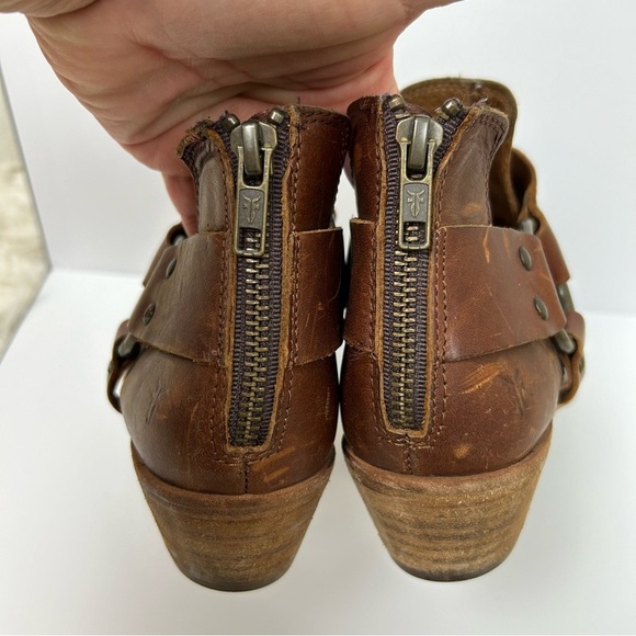FRYE Women's Ray Harness back zip ankle boots distressed leather size: 7 1/2 - Picture 7 of 12